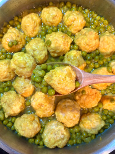 chicken meatballs & green peas
