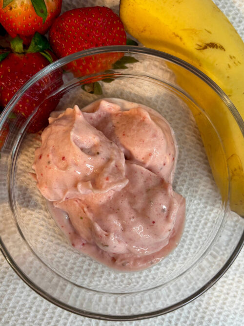 strawberry banana frozen yogurt