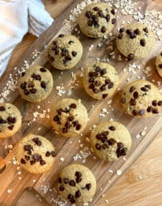 mini chocolate chip oat muffins