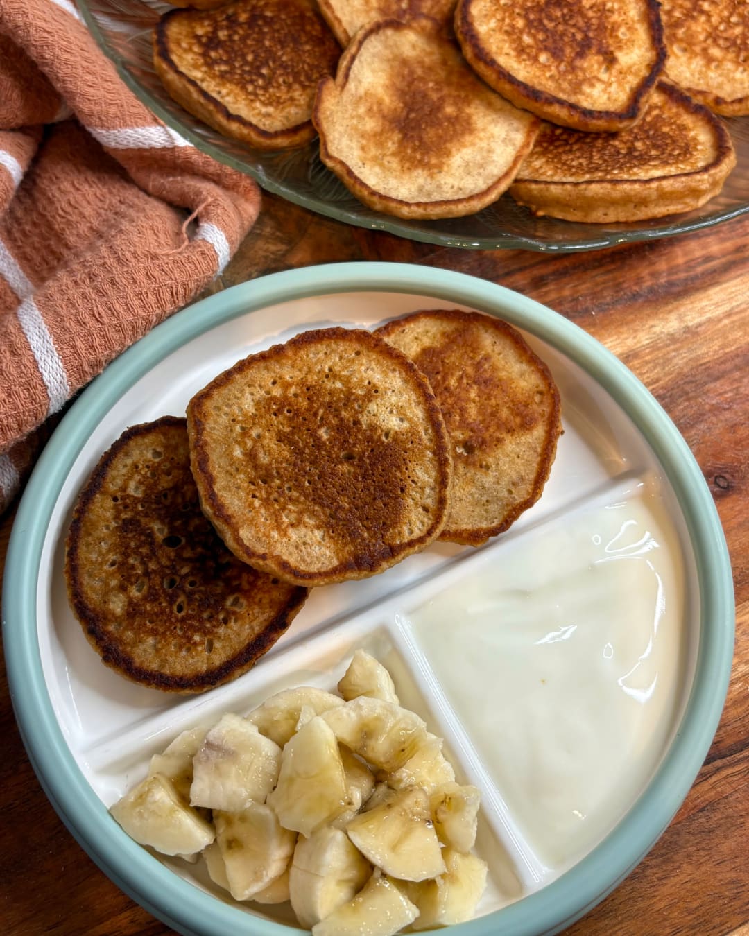 healthy applesauce pancakes