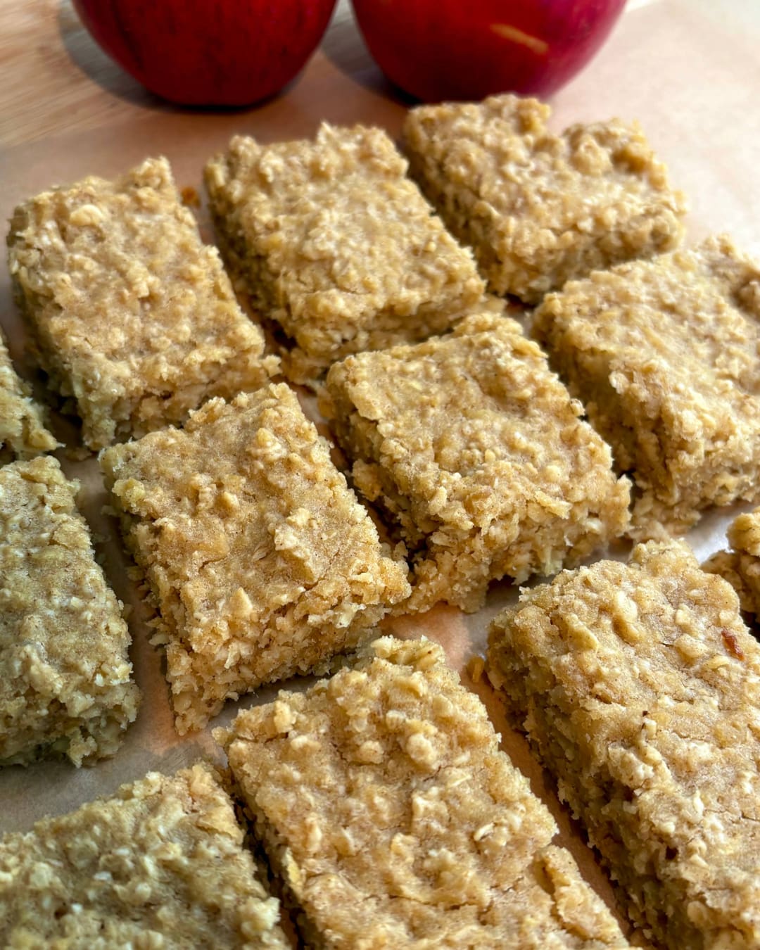 apple cinnamon oat slice