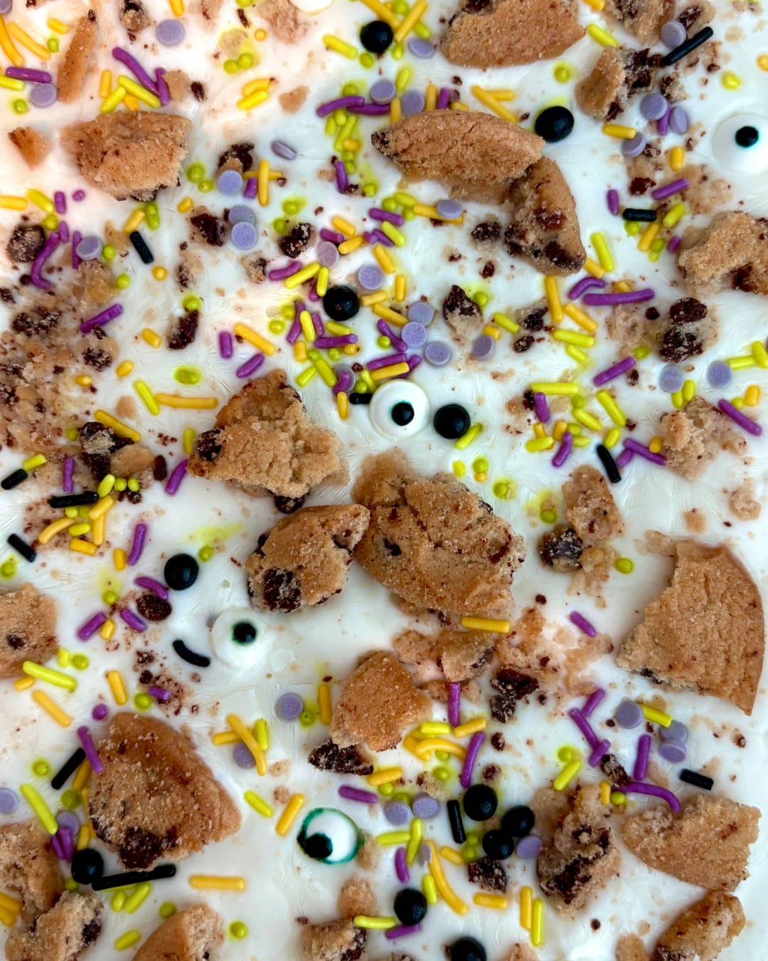 milk & cookies Halloween bark